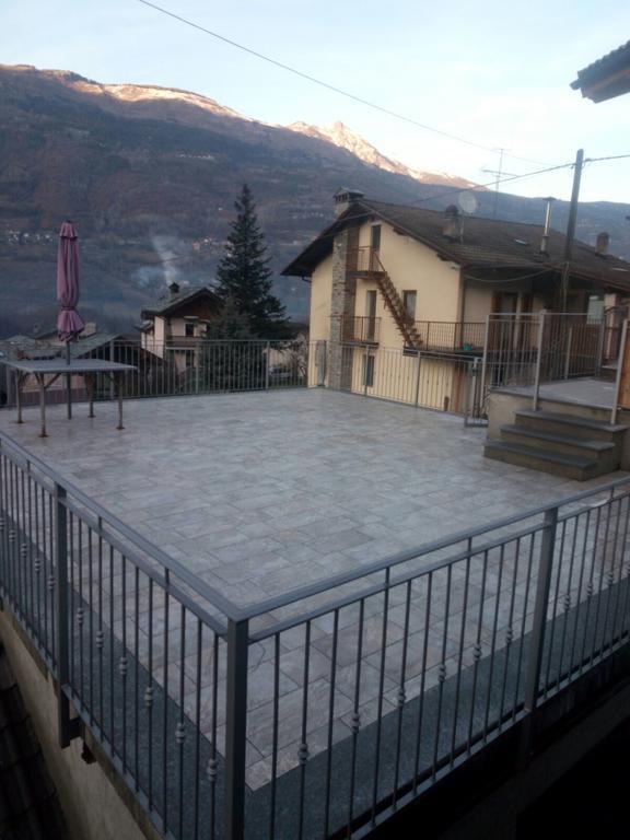 Casa Vacanze Chez Sapin Fenis Buitenkant foto